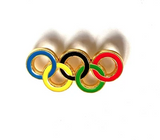 Schwarzer Schlüsselanhänger mit Sportanhänger